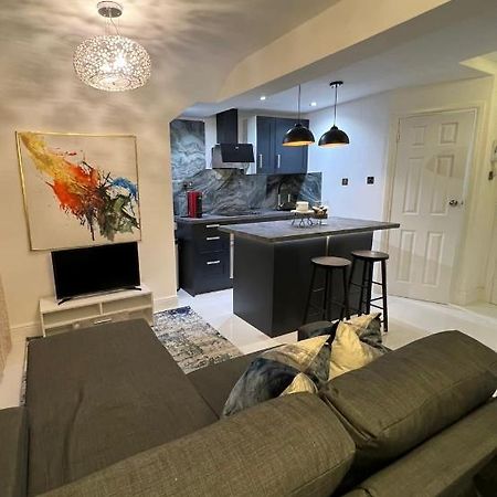 Newly Renovated Modern Studio Apartment In West Kensington 伦敦 外观 照片